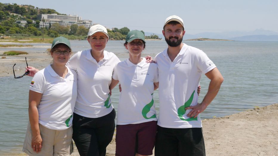Klaipėdos universiteto startuolis „Inobiostar“ Atėnuose išbandė inovatyvią naftos teršalų valymo technologiją